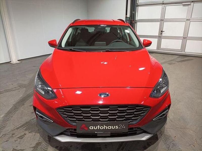 Usado Ford Focus 182 CV (133 kW) 2022 Rojo Berlina