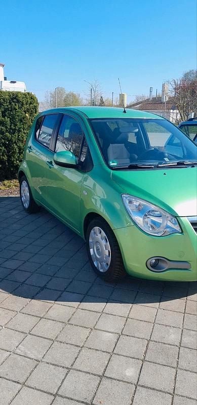 Gebraucht Opel Agila 86 PS (63 kW) 2009 Grün Kleinwagen
