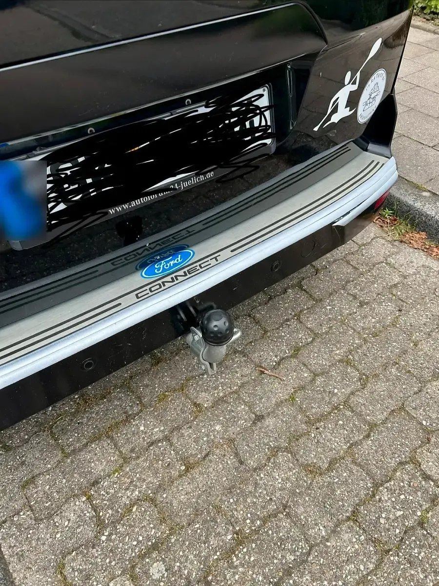 Gebraucht Ford Tourneo Connect Titanium 101 PS (74 kW) 2016 Schwarz Van / Kleinbus