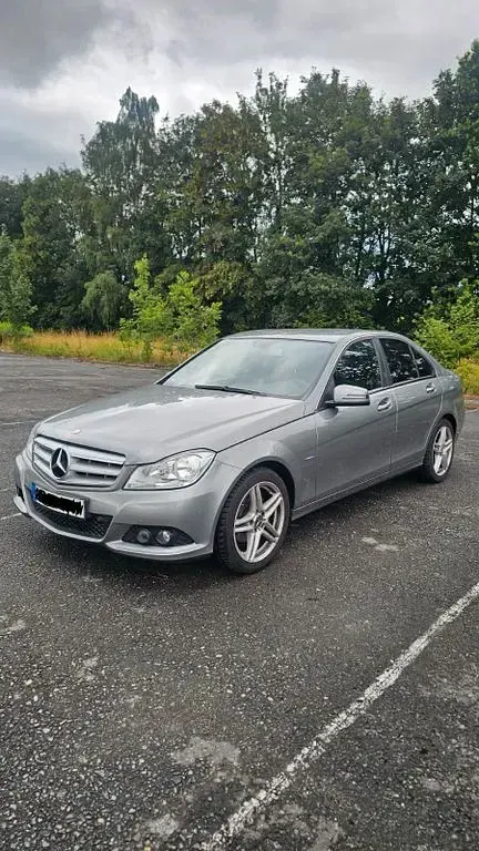 Gebraucht Mercedes C180 Elegance 156 PS (114 kW) 2011 Grau Limousine