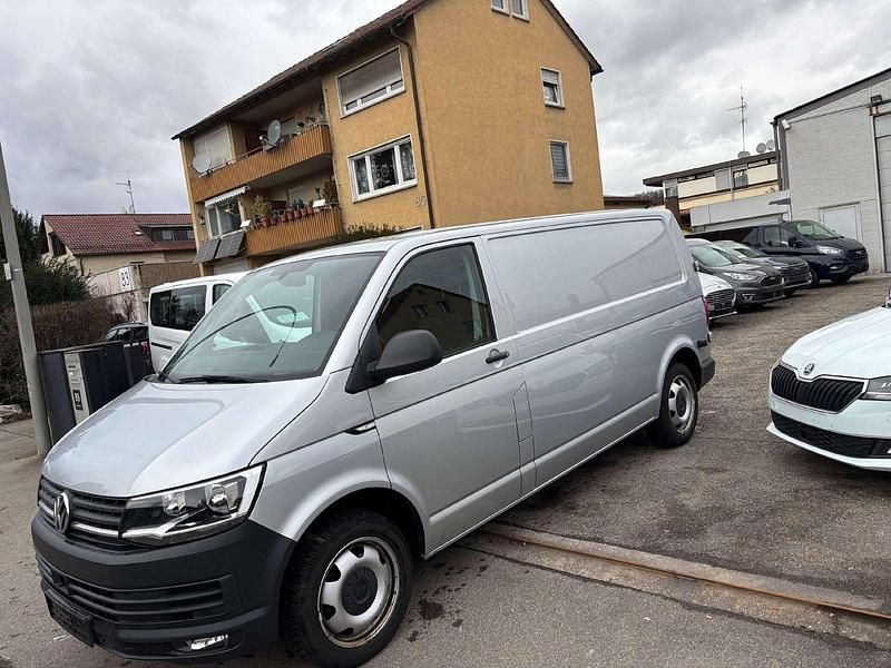 Gebraucht VW Transporter 150 PS (110 kW) 2018 Grau Van