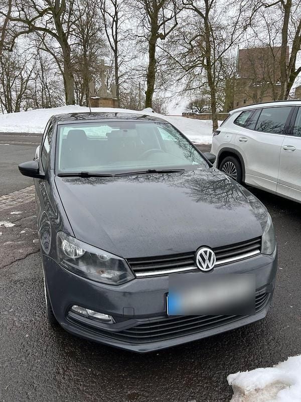 Gebraucht VW Polo 60 PS (44 kW) 2015 Grau Kleinwagen