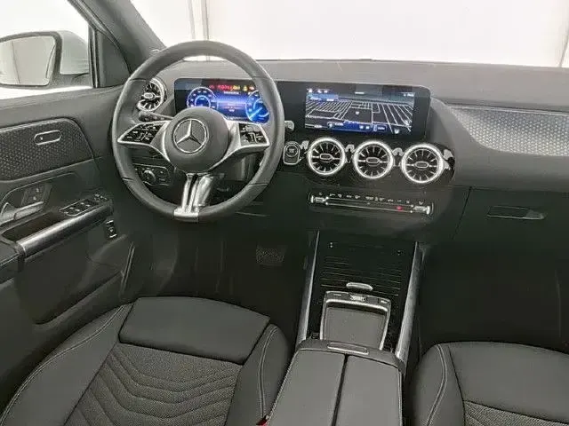 Gebraucht Mercedes EQA300 Progressive 167 kW (228 PS) 2025 Weiß SUV