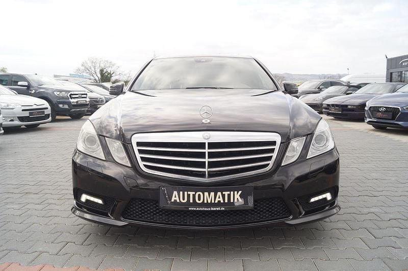 Gebraucht Mercedes E250 Avantgarde 204 PS (150 kW) 2009 Schwarz Limousine