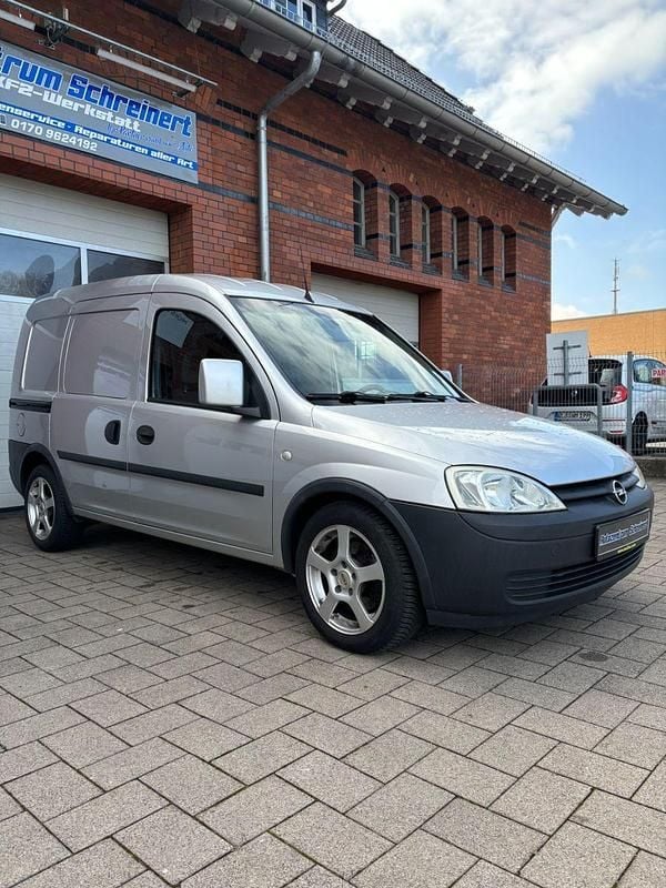 Używany Opel Combo 101 KM (74 kW) 2006 Srebrny Minivan