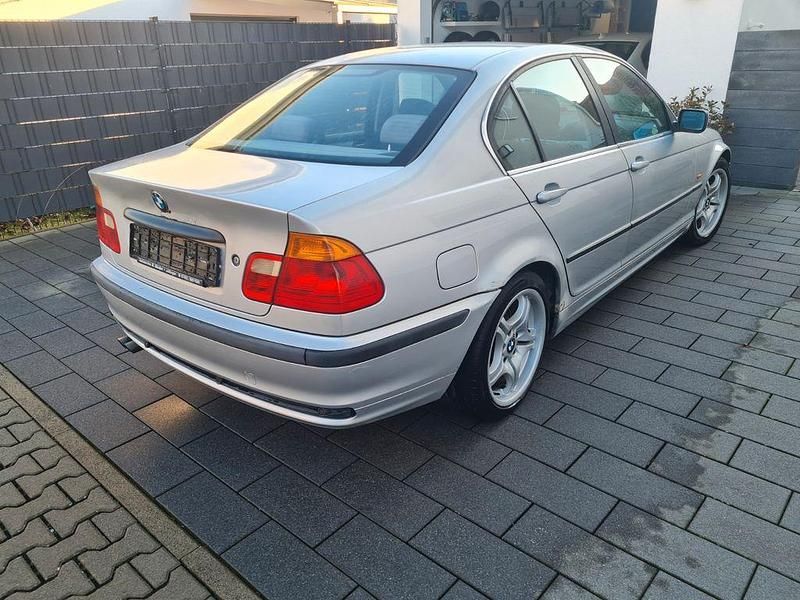 Gebraucht BMW 323 170 PS (125 kW) 1999 Silber Limousine