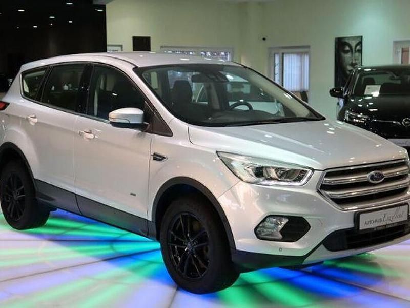 Gebraucht Ford Kuga Titanium 182 PS (133 kW) 2018 Silber SUV