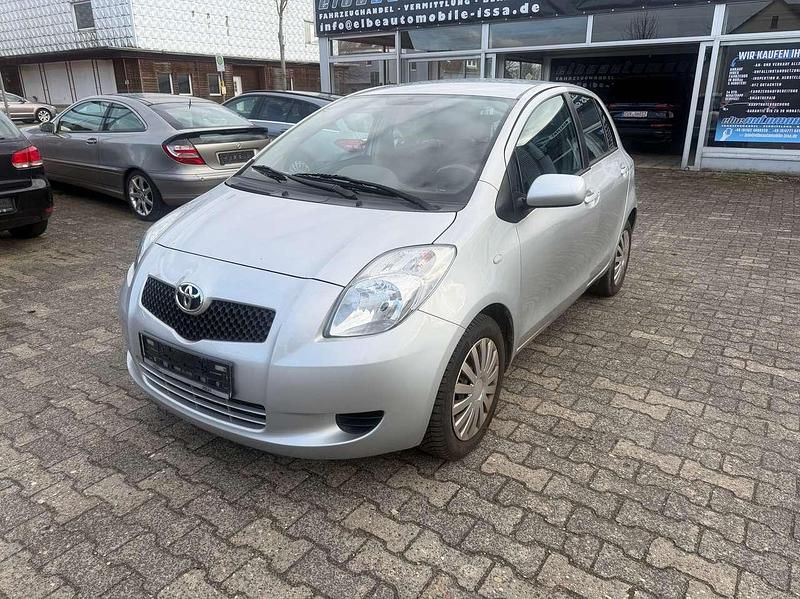 Gebraucht Toyota Yaris 87 PS (63 kW) 2006 Silber Limousine