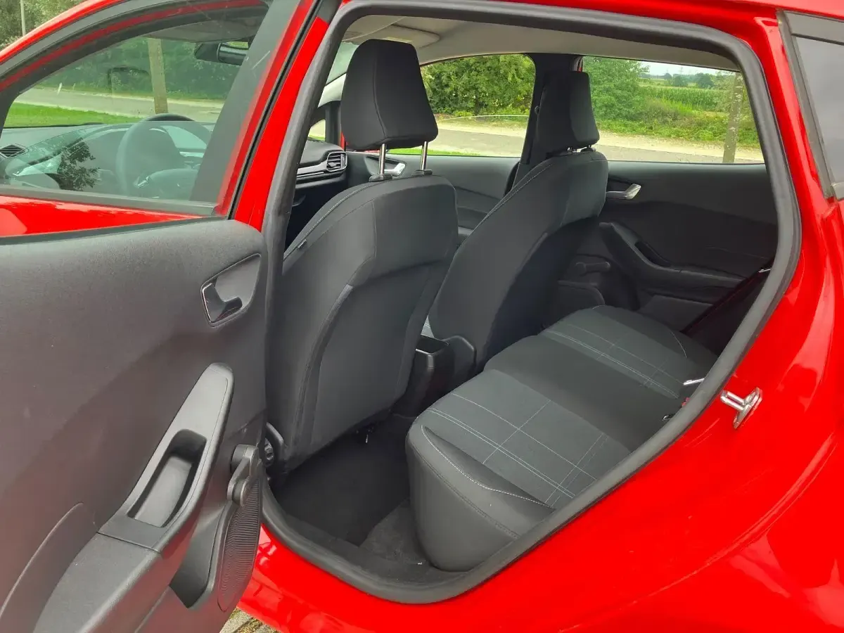 Gebraucht Ford Fiesta Cool & Connect 86 PS (63 kW) 2019 Rot Kleinwagen