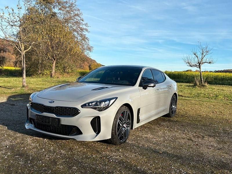 Grau Gebraucht 2021 Kia Stinger Kleinwagen | 39.800 € (Fairer Preis) - Bild 1/4