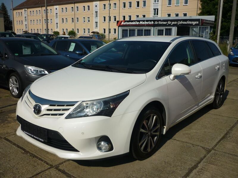 White crystal shine Gebraucht 2013 Toyota Avensis Edition Kombi | 6.900 € (Fairer Preis) - Bild 1/4