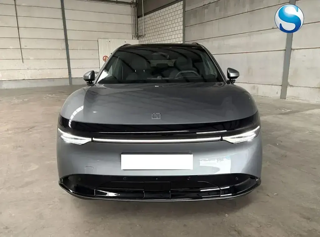 Neu Zeekr 7X Long Range RWD 309 kW (421 PS) 2026 Grau SUV