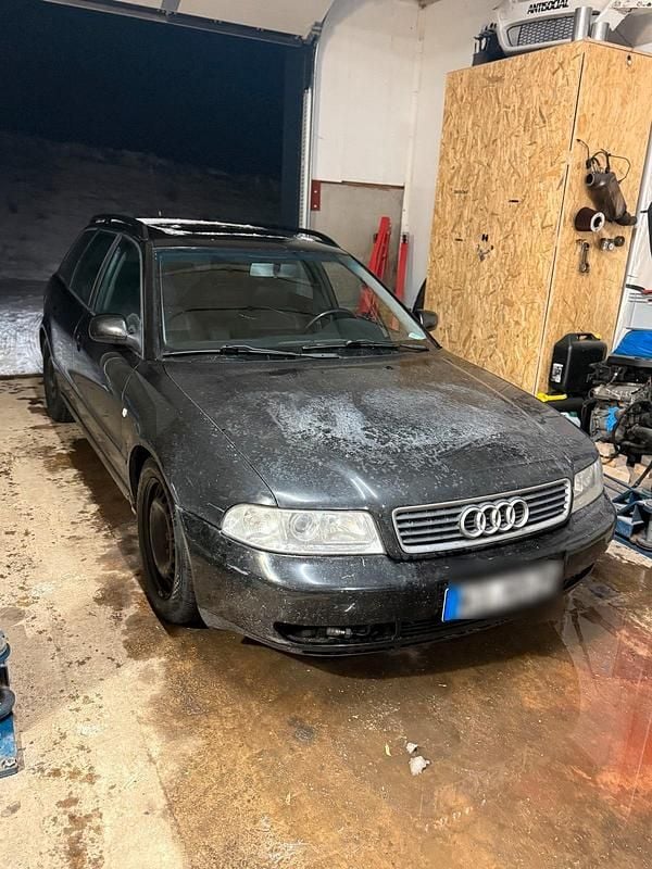 Gebraucht Audi A4 Sport 150 PS (110 kW) 1998 Schwarz Kombi