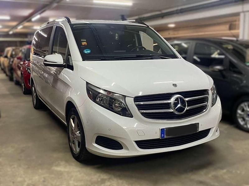 Gebraucht Mercedes V220 Edition 163 PS (119 kW) 2018 Bergkristallweiß metallic Van / Kleinbus
