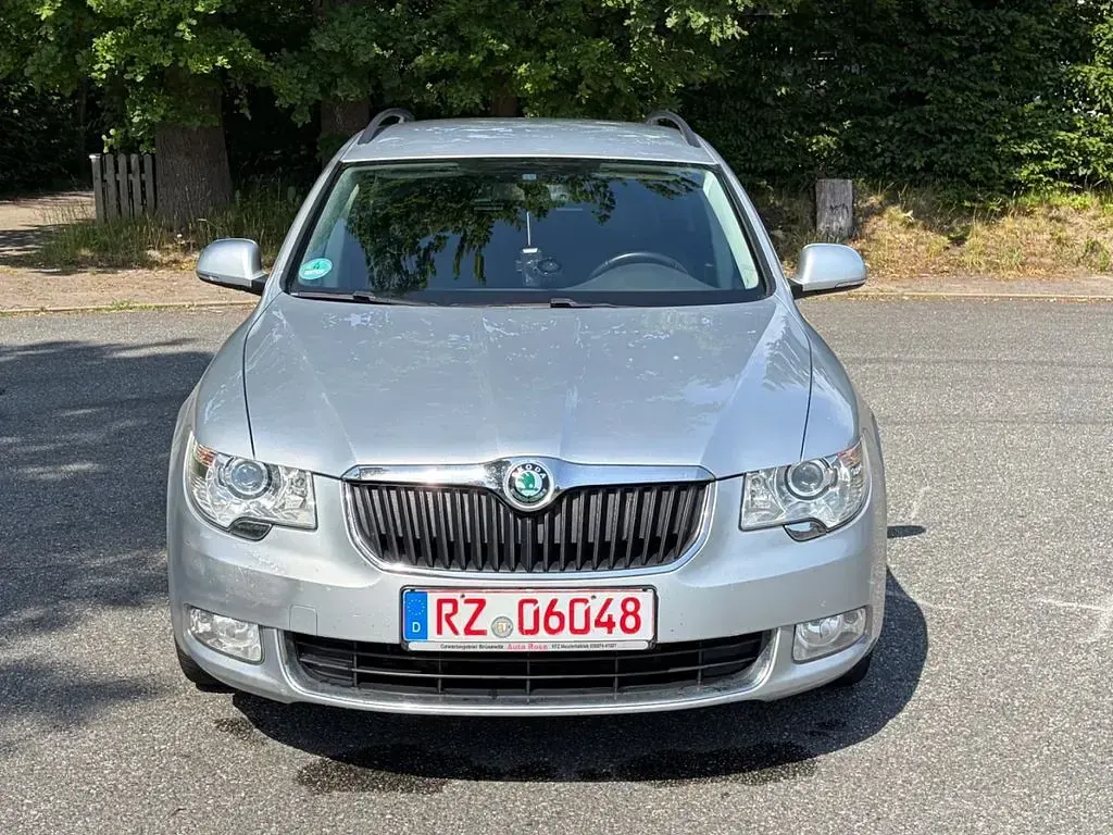 Gebraucht Skoda Superb 140 PS (102 kW) 2013 Grau Limousine
