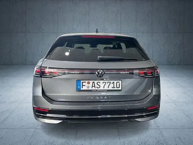 Gebraucht VW Passat IQ Drive 150 PS (110 kW) 2025 Grau Kombi