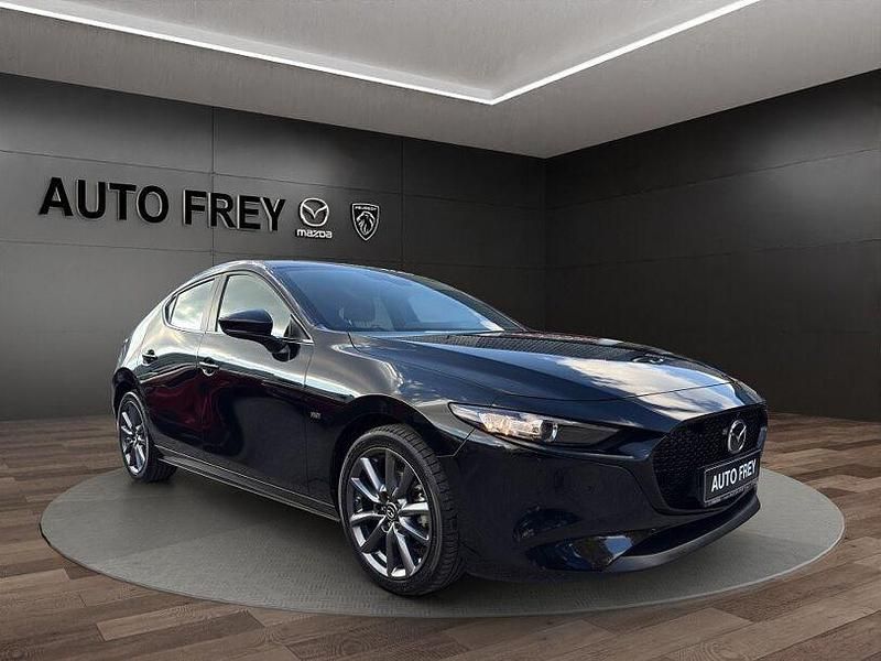 Onyxschwarz Gebraucht 2021 Mazda 3 Selection Limousine | 18.980 € (Fairer Preis) - Bild 1/3