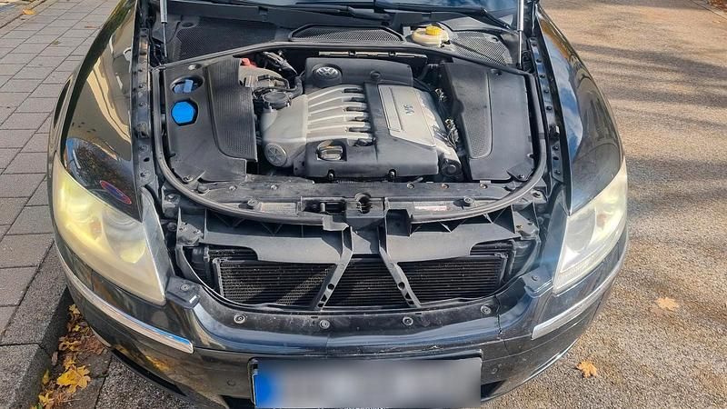 Second-hand VW Phaeton 241 CP (177 kW) 2004 Negru Berlinǎ