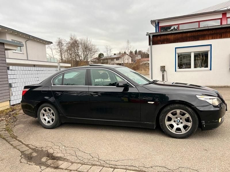 Gebraucht BMW 525 214 PS (157 kW) 2009 Schwarz Limousine