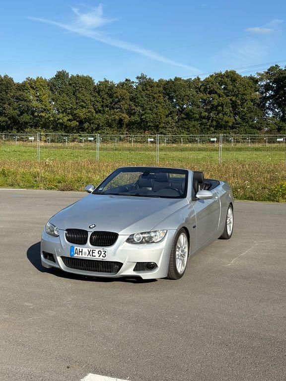 Grau Gebraucht 2007 BMW 325 Cabriolet M Sport Cabrio | 12.450 € (Etwas zu teuer) - Bild 1/4