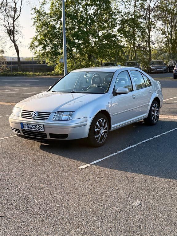 Second-hand VW Bora 101 CP (74 kW) 2000 Argintiu Berlinǎ