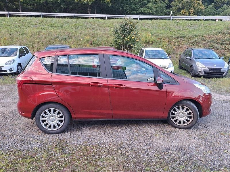Gebraucht Ford B-MAX S 101 PS (74 kW) 2016 Cranberryrot metallic Van / Kleinbus