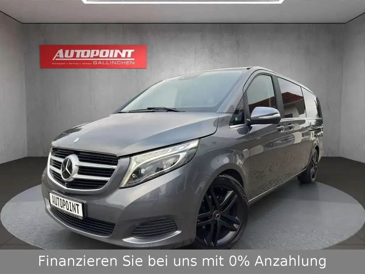 Gebraucht Mercedes V220 Edition 163 PS (119 kW) 2015 Grau Van / Kleinbus