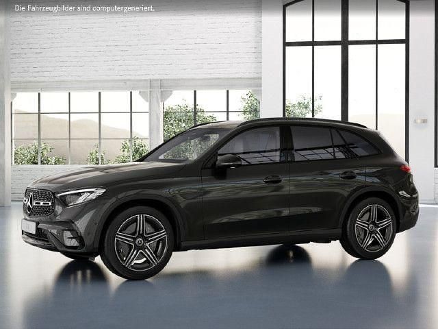 Grau Gebraucht 2025 Mercedes GLC220 AMG SUV | 57.500 € - Bild 1/4