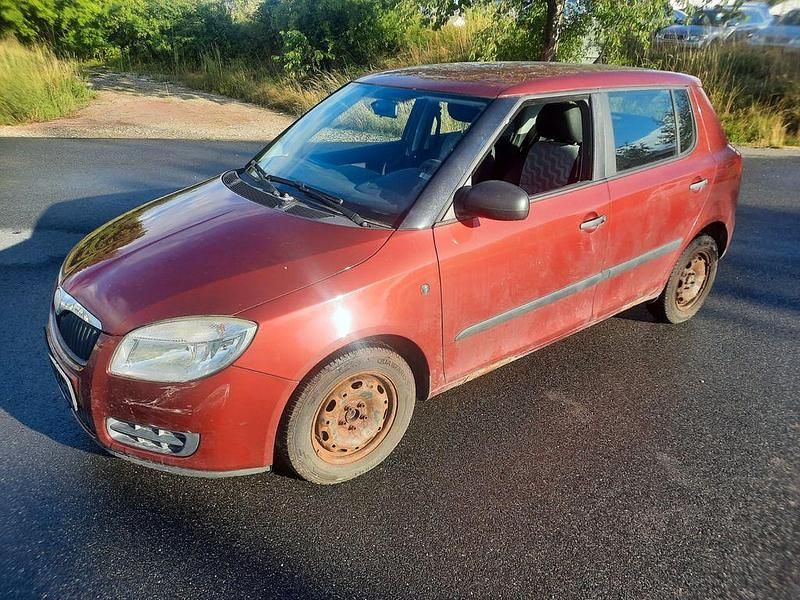 Gebraucht Skoda Fabia Ambiente 64 PS (47 kW) 2009 Rot Limousine