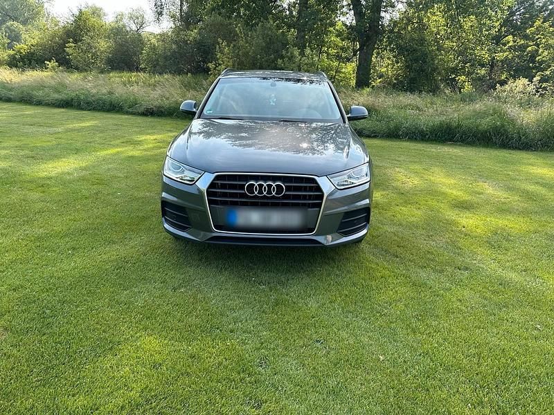 Grau Gebraucht 2018 Audi Q3 SUV | 17.500 € (Superpreis) - Bild 1/4