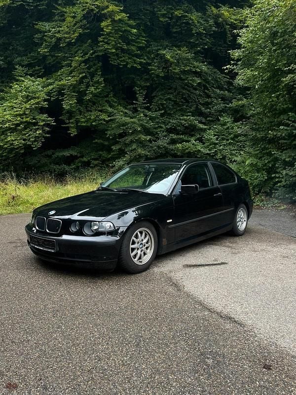 Schwarz Gebraucht 2003 BMW 316 Compact Kleinwagen | 790 € - Bild 1/4