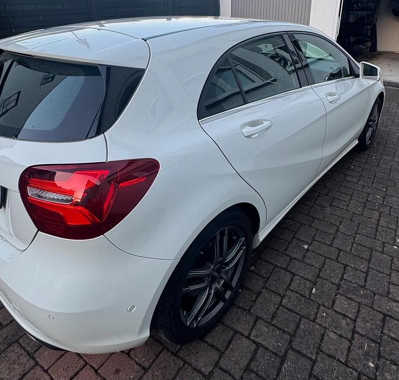 Gebraucht Mercedes A250 211 PS (155 kW) 2017 Weiß Limousine