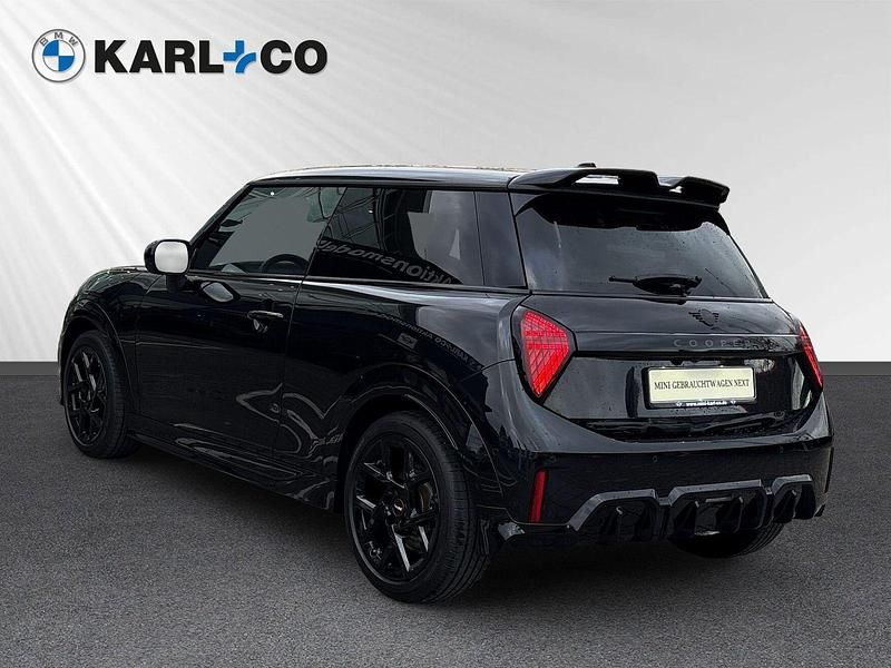 Gebraucht Mini Cooper 156 PS (114 kW) 2024 Midnight black ii (schwarz) Kleinwagen