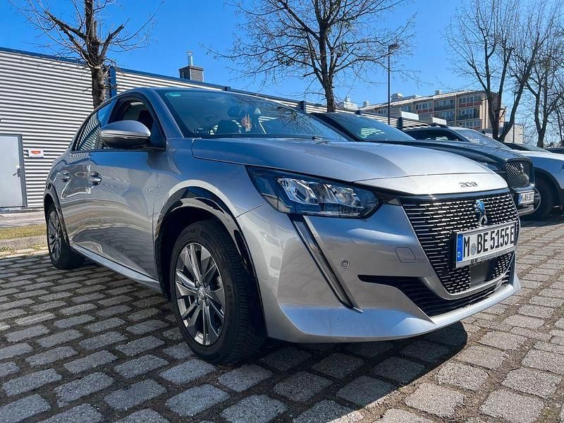 Silber Gebraucht 2020 Peugeot e-208 Kleinwagen | 15.400 € (Fairer Preis) - Bild 1/4