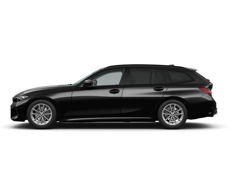 Black sapphire metallic (schwarz) Gebraucht 2025 BMW 330 M Sport Kombi | 48.990 € (Superpreis) - Bild 1/3