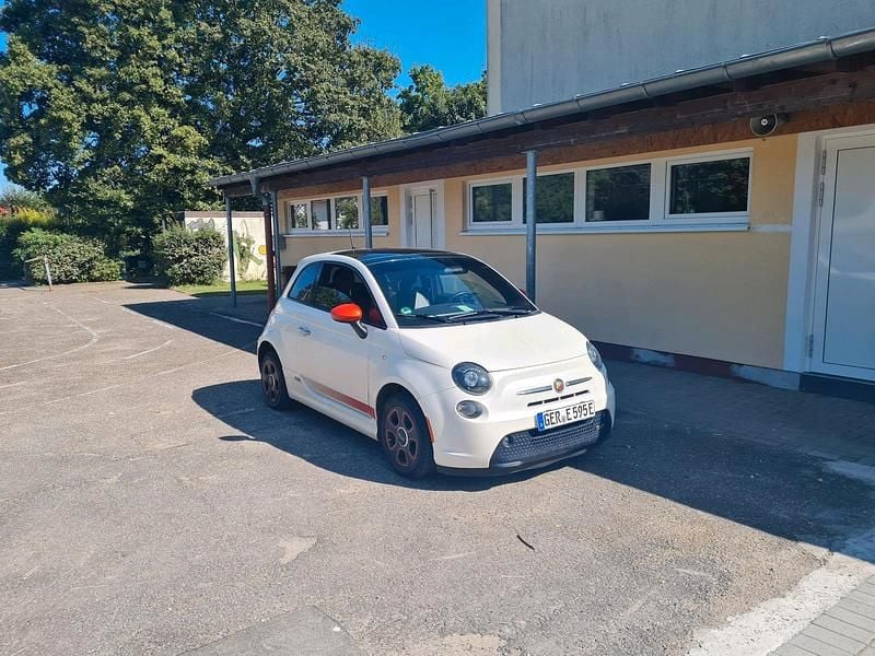 Weiß Gebraucht 2014 Fiat 500e Kleinwagen | 10.000 € - Bild 1/4