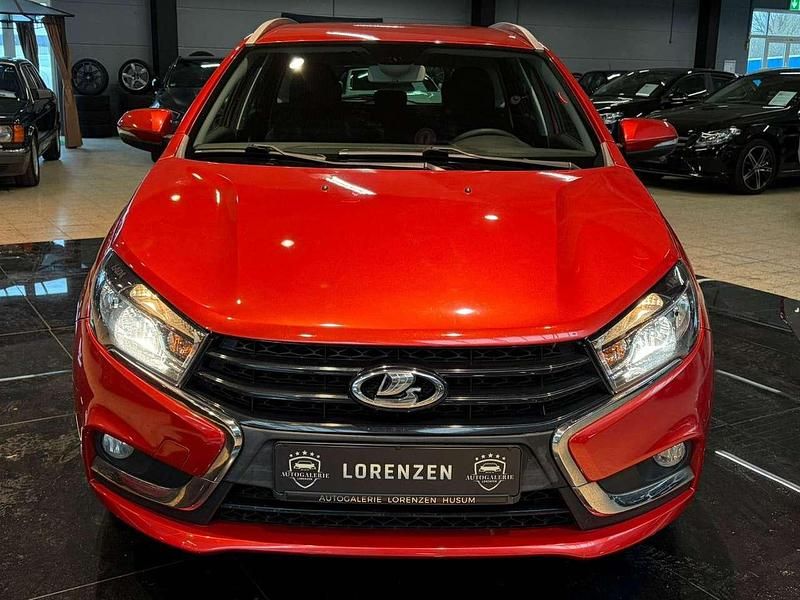 Second-hand Lada Vesta 106 CP (77 kW) 2018 Roșu Break