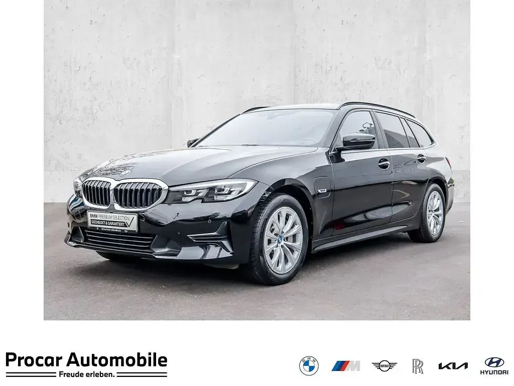 Używany BMW 330e Sport Line 292 KM (214 kW) 2022 Kombi