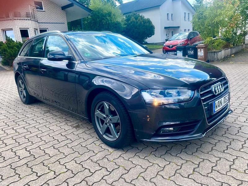 Schwarz Gebraucht 2012 Audi A4 Kombi | 6.300 € (Superpreis) - Bild 1/4