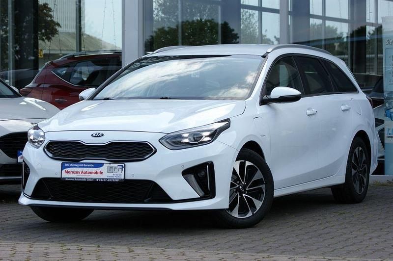 Weiß Gebraucht 2021 Kia Ceed Sportswagon Spirit Kombi | 20.900 € - Bild 1/4
