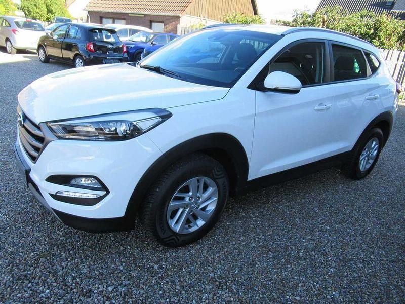 Weiß Gebraucht 2017 Hyundai Tucson Trend SUV | 15.950 € (Fairer Preis) - Bild 1/4