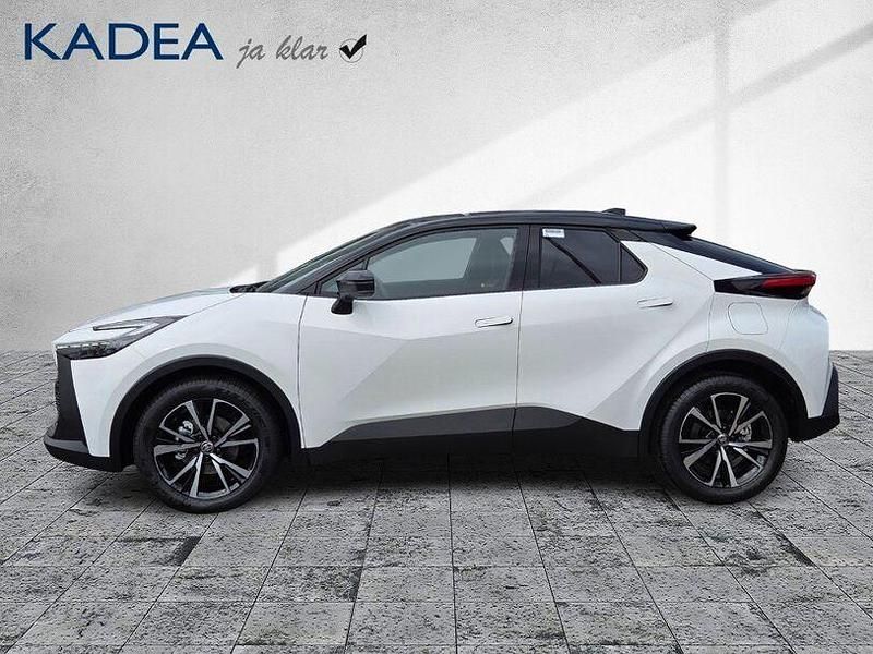 Neu Toyota C-HR Team 140 PS (102 kW) 2025 Super white 2 (040)/ black (20 SUV