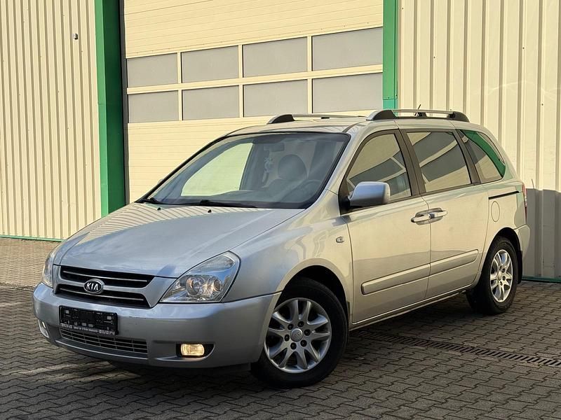 Silber Gebraucht 2007 Kia Carnival Van / Kleinbus | 3.500 € (Fairer Preis) - Bild 1/4