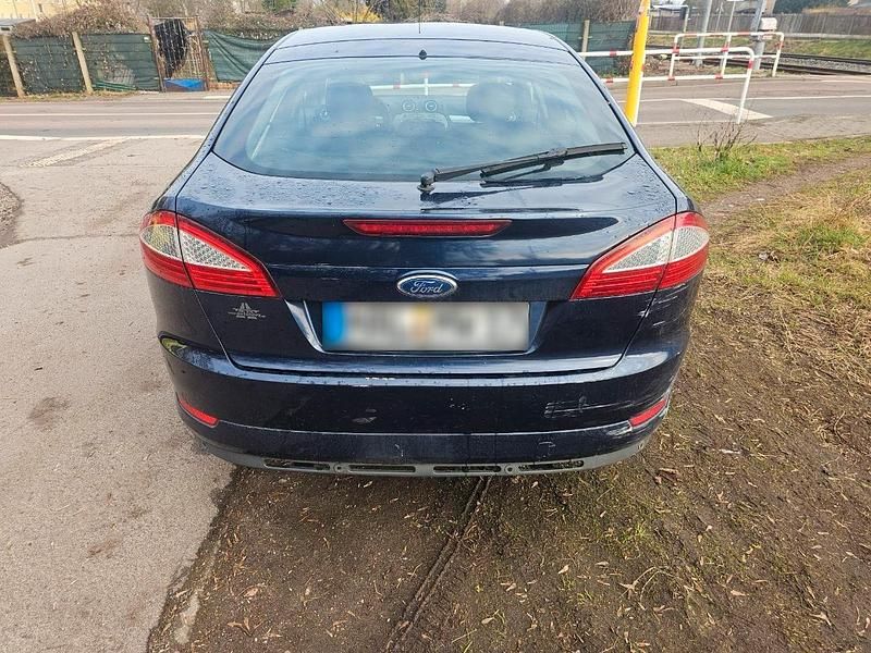 Gebraucht Ford Mondeo 125 PS (91 kW) 2008 Blau Limousine