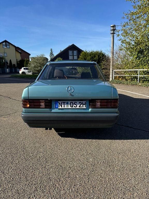 Gebraucht Mercedes 190 122 PS (89 kW) 1991 Grün Limousine