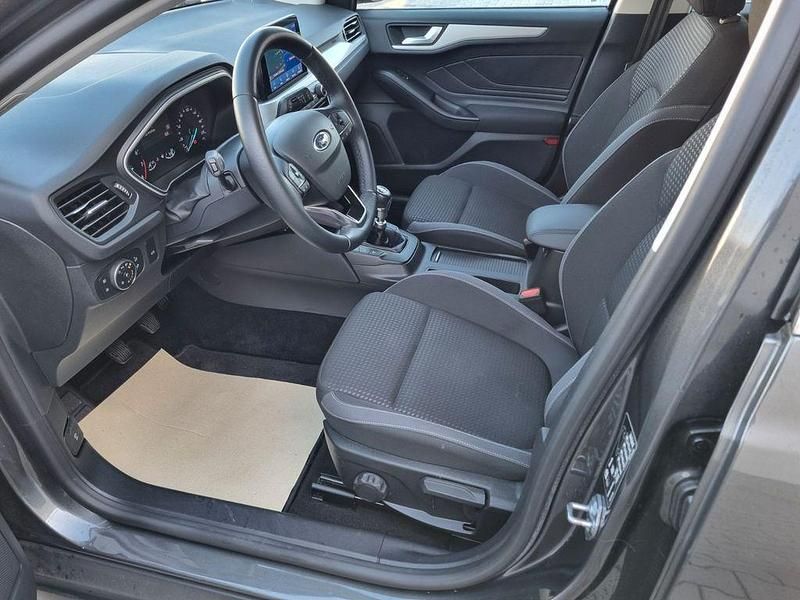 Gebraucht Ford Focus Cool & Connect 125 PS (91 kW) 2021 Grau Limousine