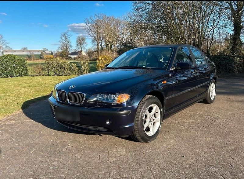 Blau Gebraucht 2003 BMW 318 Limousine | 3.000 € - Bild 1/4