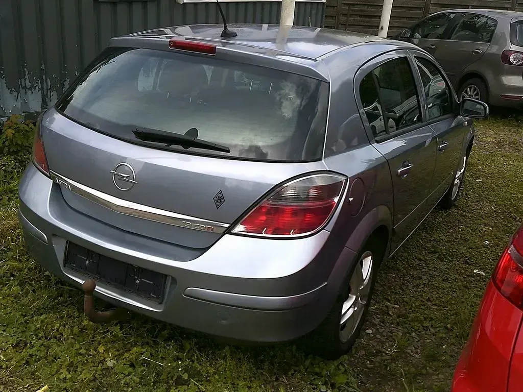 Gebraucht Opel Astra Catch Me 150 PS (110 kW) 2007 Silber Limousine