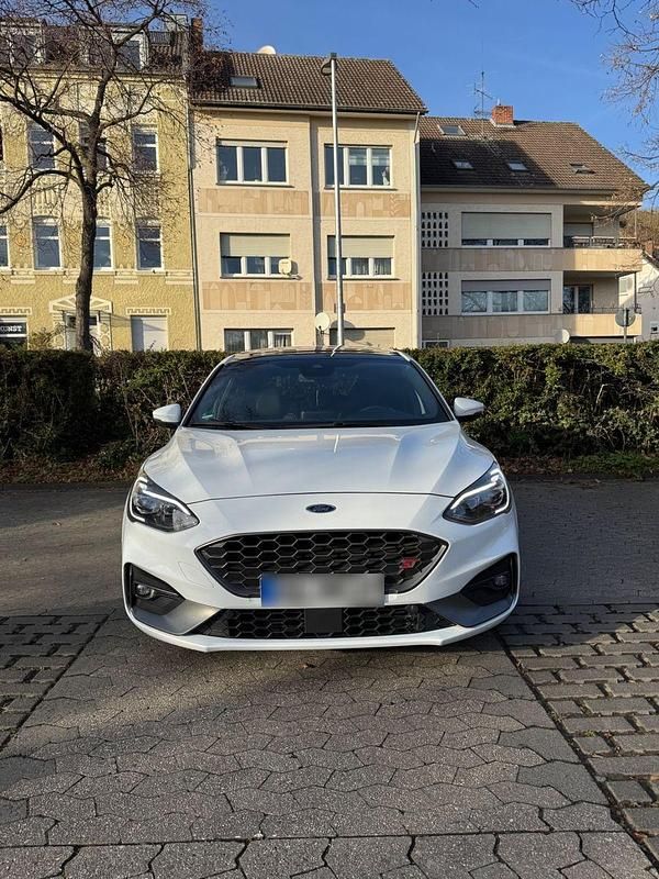 Gebraucht Ford Focus ST 280 PS (205 kW) 2020 Weiß Limousine
