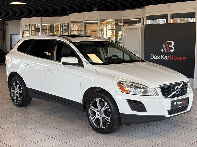 Ice white Gebraucht 2012 Volvo XC60 Summum SUV | 10.470 € (Fairer Preis) - Bild 1/4